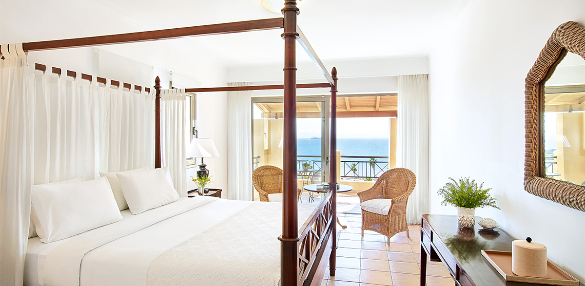 02-family-room-direct-sea-view-luxury-resort-peloponnese-hotel